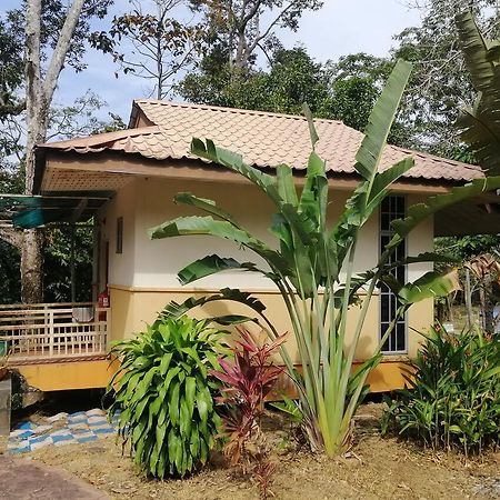 Oyo 89954 D'Yan Chalet Exterior foto